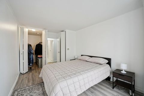 Tiny photo for 5415 N SHERIDAN Road #3008, Chicago, IL 60640 (MLS # 12617440)