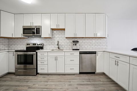 Tiny photo for 5415 N SHERIDAN Road #3008, Chicago, IL 60640 (MLS # 12617440)