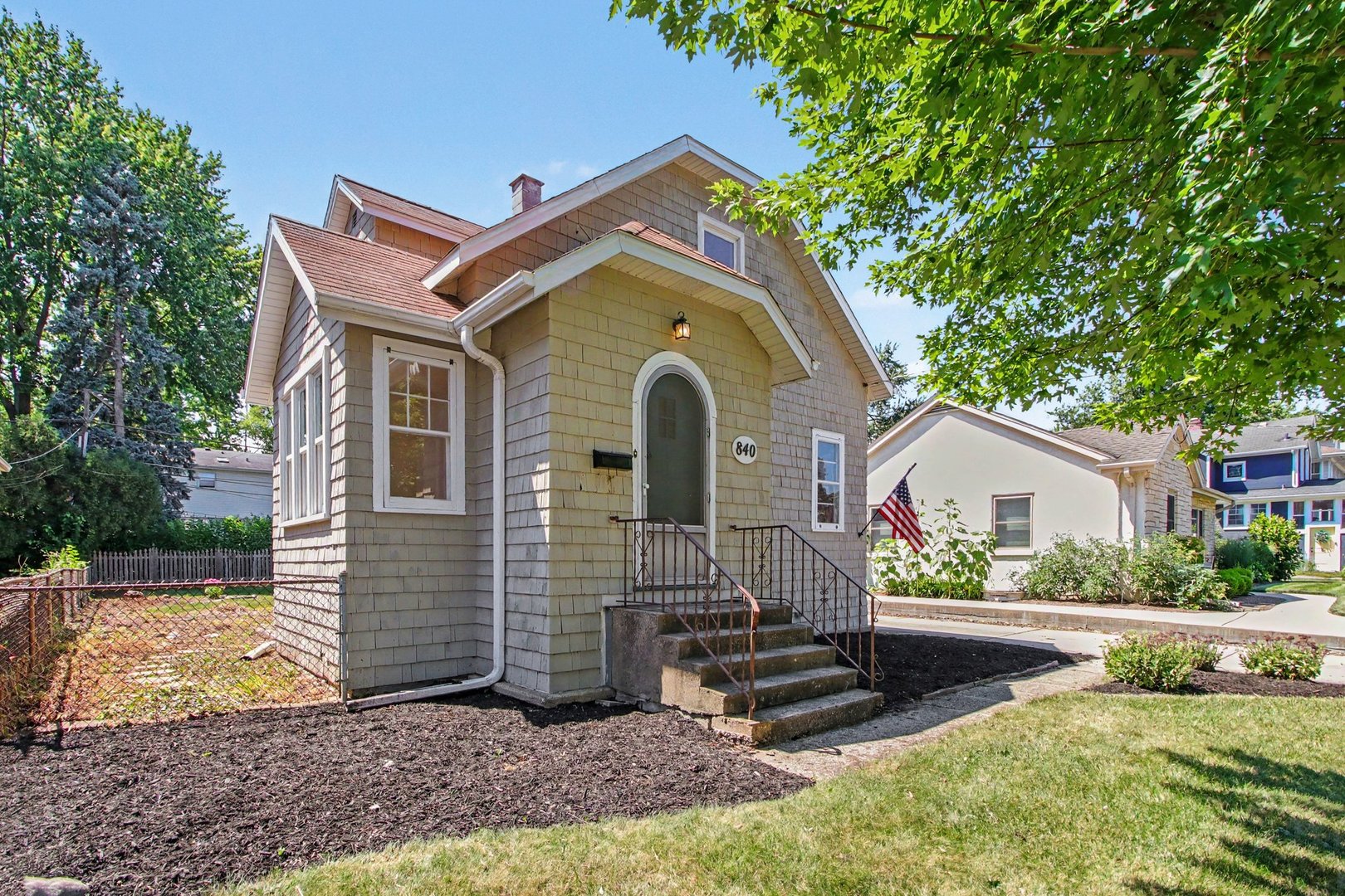 840 N Arlington Heights Road
