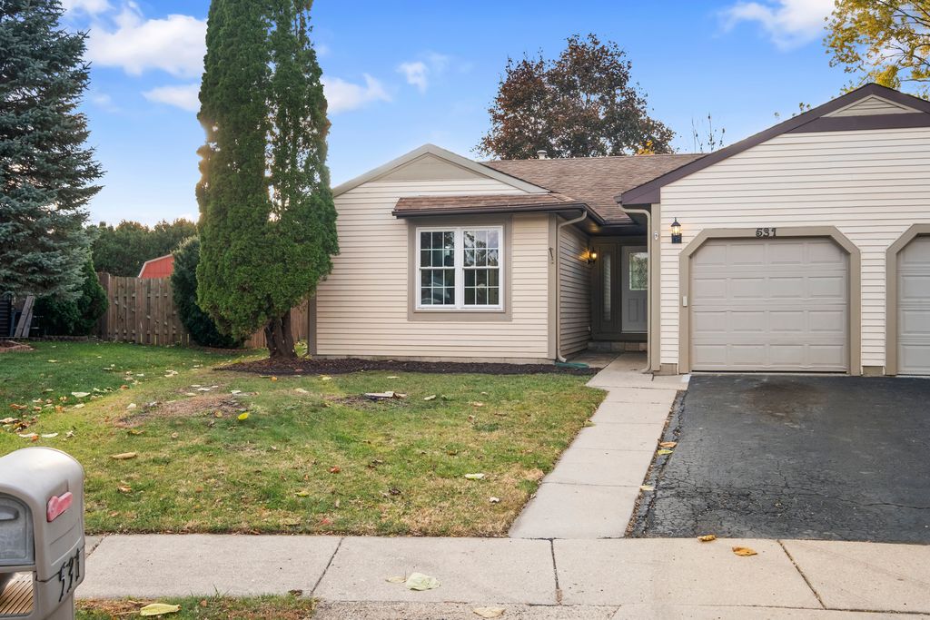 Photo for 531 Lasalle Lane, Buffalo Grove, IL 60089 (MLS # 12507462)