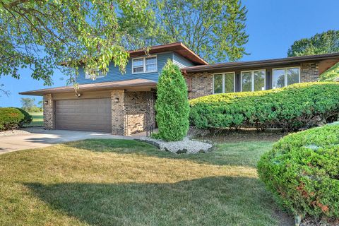 Tiny photo for 2957 192nd Place, Lansing, IL 60438 (MLS # 12587861)