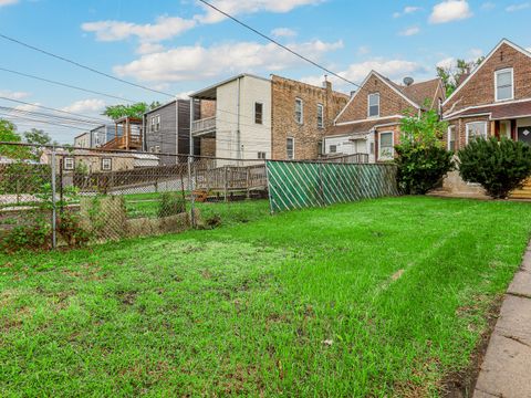 Tiny photo for 4918 W Fulton Street, Chicago, IL 60644 (MLS # 12528324)