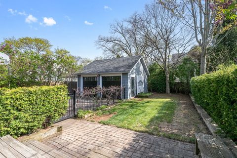 Tiny photo for 46 Washington Circle, Lake Forest, IL 60045 (MLS # 12633541)