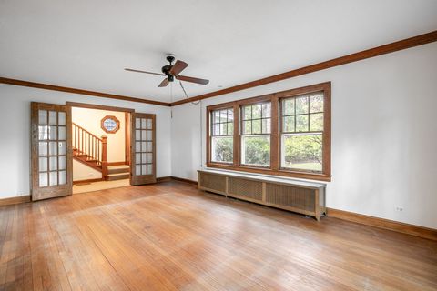 Tiny photo for 46 Washington Circle, Lake Forest, IL 60045 (MLS # 12633541)