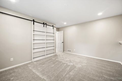 Tiny photo for 1718 Jeanette Avenue, St. Charles, IL 60174 (MLS # 12472603)