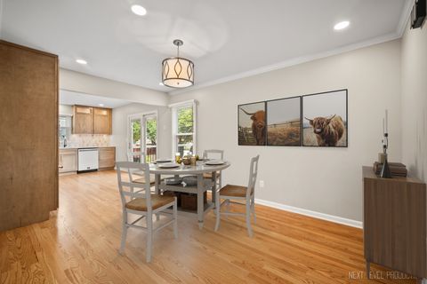 Tiny photo for 1718 Jeanette Avenue, St. Charles, IL 60174 (MLS # 12472603)