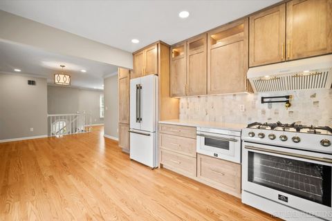 Tiny photo for 1718 Jeanette Avenue, St. Charles, IL 60174 (MLS # 12472603)