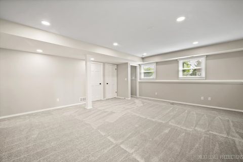 Tiny photo for 1718 Jeanette Avenue, St. Charles, IL 60174 (MLS # 12472603)