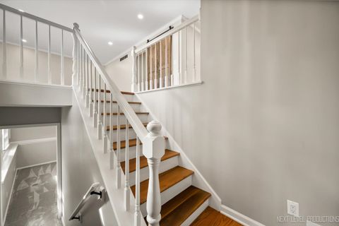 Tiny photo for 1718 Jeanette Avenue, St. Charles, IL 60174 (MLS # 12472603)