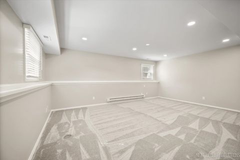 Tiny photo for 1718 Jeanette Avenue, St. Charles, IL 60174 (MLS # 12472603)