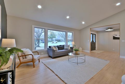 Tiny photo for 705 S Edgewood Avenue, Elmhurst, IL 60126 (MLS # 12520347)