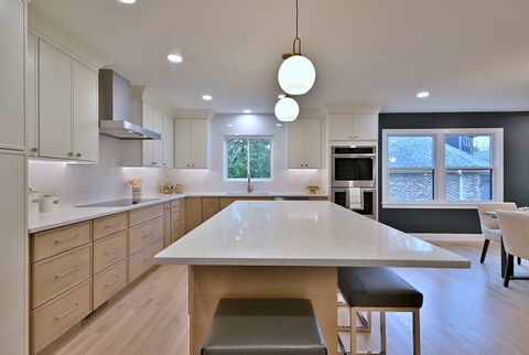 Tiny photo for 705 S Edgewood Avenue, Elmhurst, IL 60126 (MLS # 12520347)