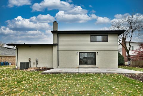 Tiny photo for 705 S Edgewood Avenue, Elmhurst, IL 60126 (MLS # 12520347)