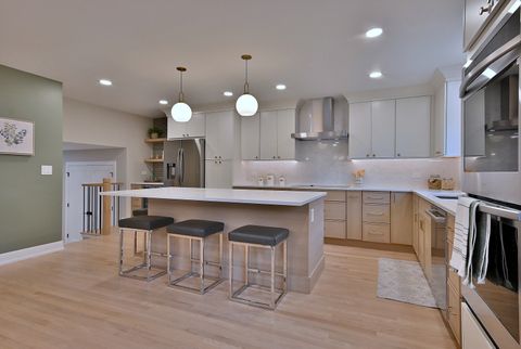 Tiny photo for 705 S Edgewood Avenue, Elmhurst, IL 60126 (MLS # 12520347)