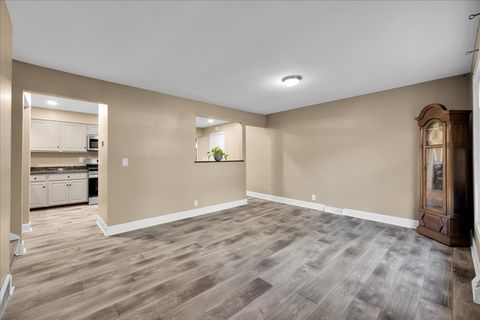 Tiny photo for 43 Hampton Road, Montgomery, IL 60538 (MLS # 12507519)