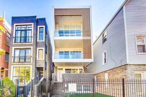 1021 N Hermitage Avenue 3 Chicago IL 60622