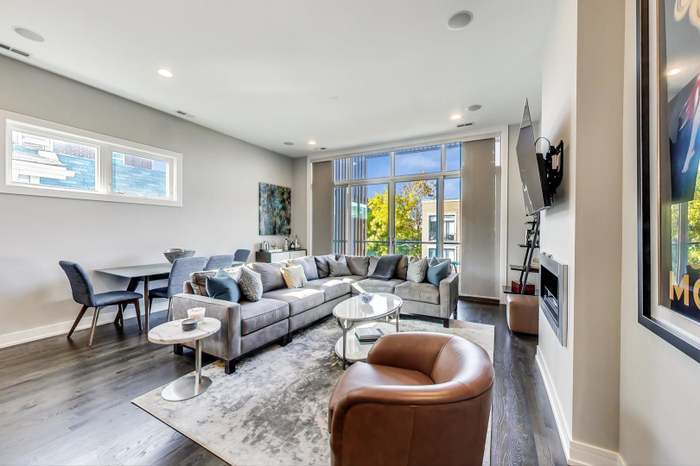 1021 N Hermitage Avenue 3