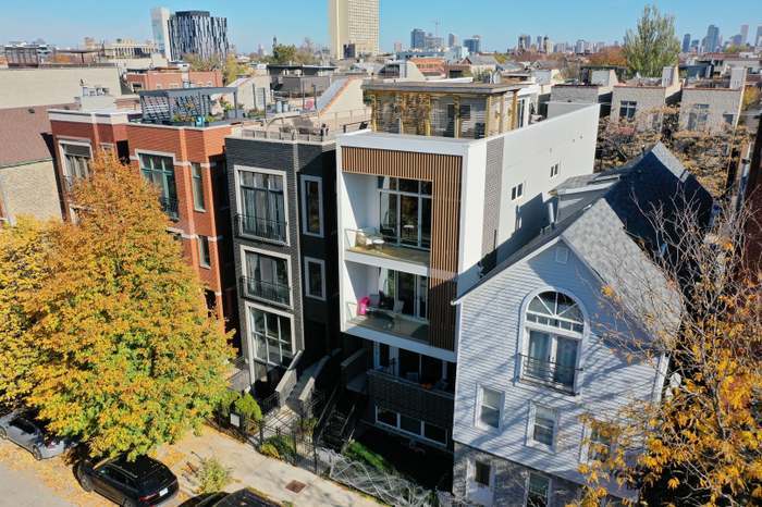 1021 N Hermitage Avenue 3