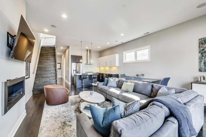 1021 N Hermitage Avenue 3