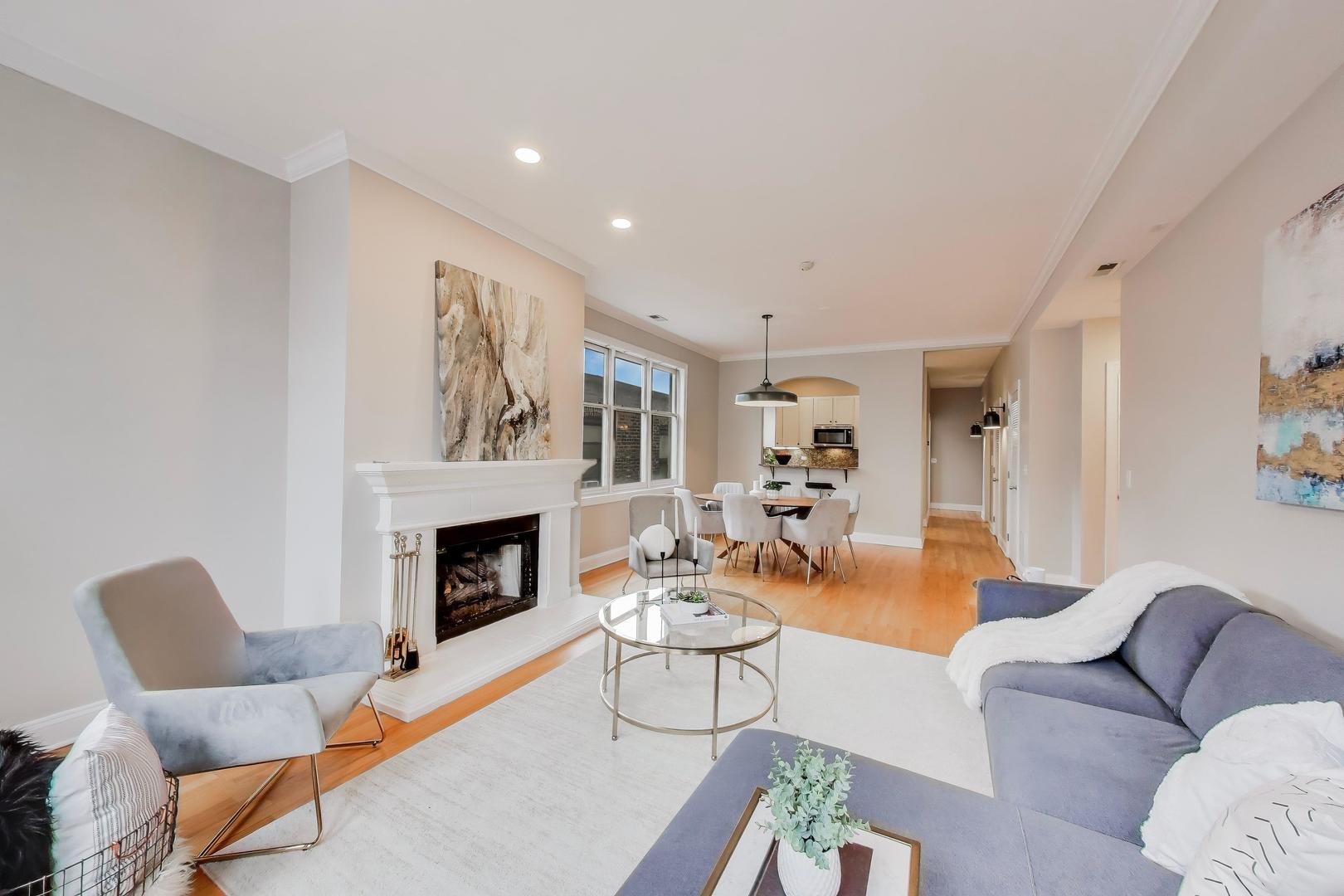 827 W BRADLEY Place 3E