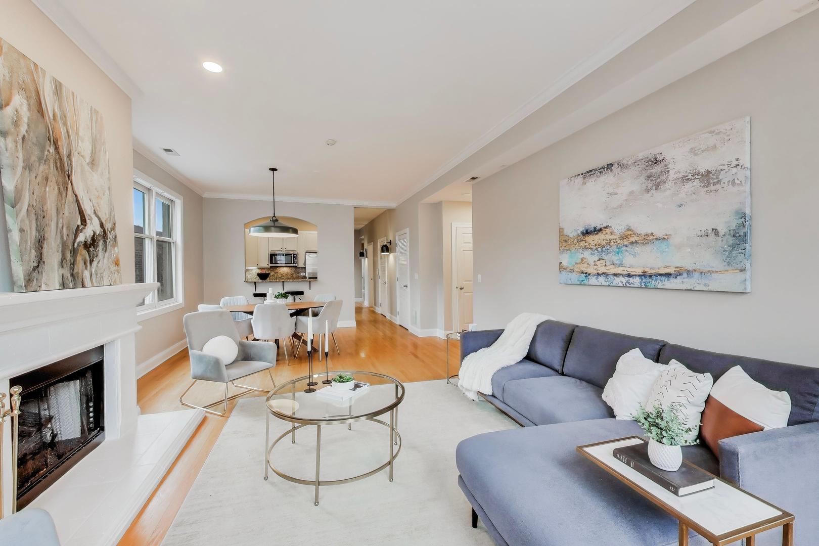 827 W BRADLEY Place 3E