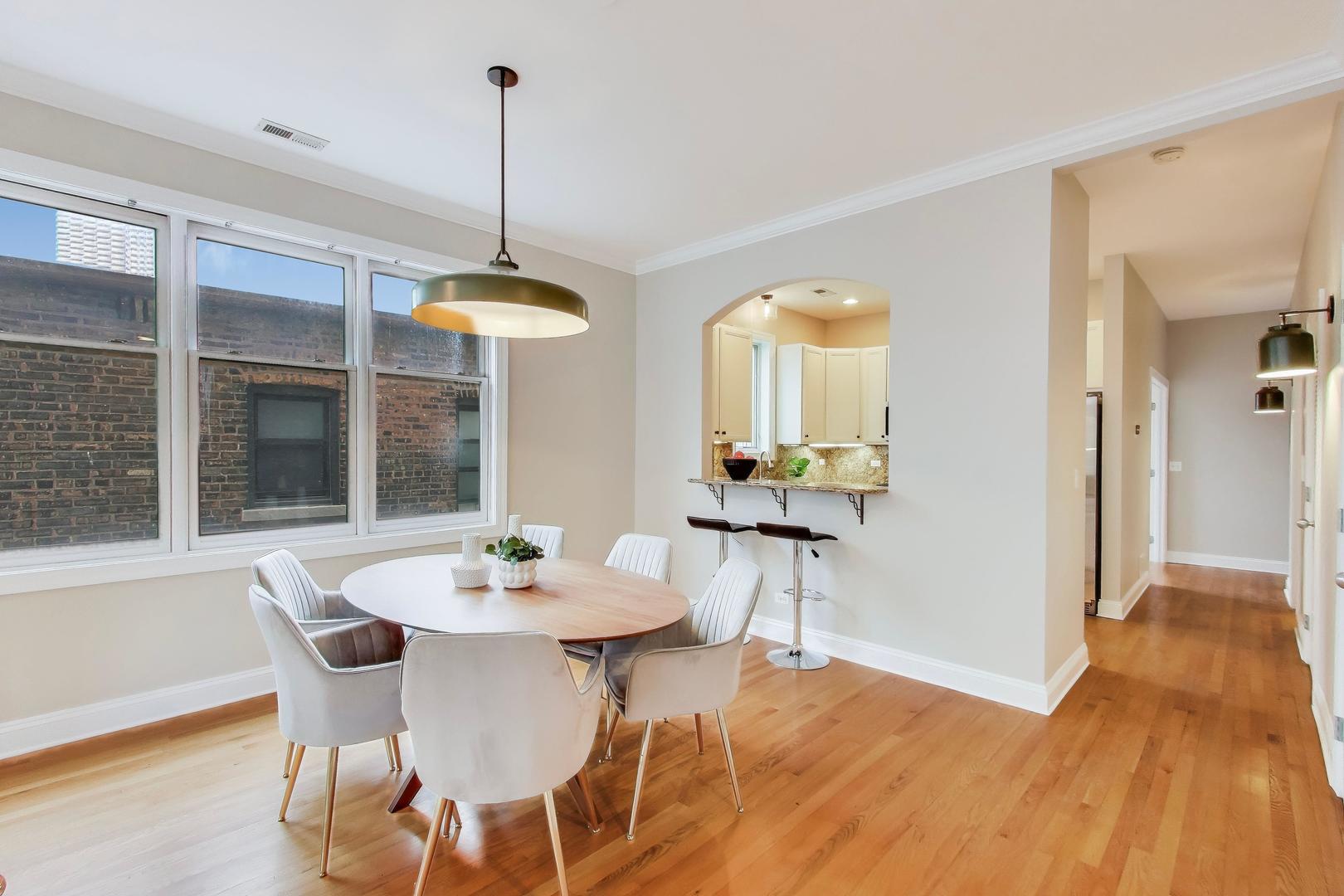 827 W BRADLEY Place 3E