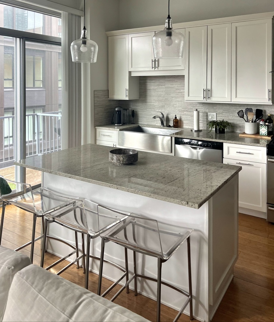 20 N Aberdeen Street 407