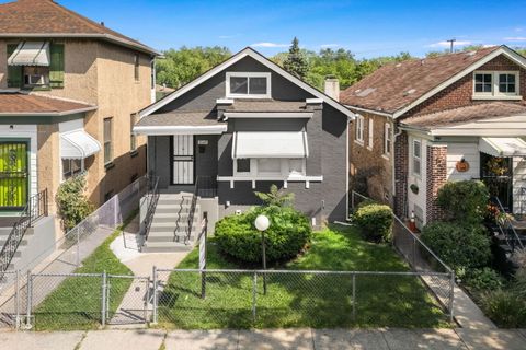 Tiny photo for 9549 S Calumet Avenue, Chicago, IL 60628 (MLS # 12471257)