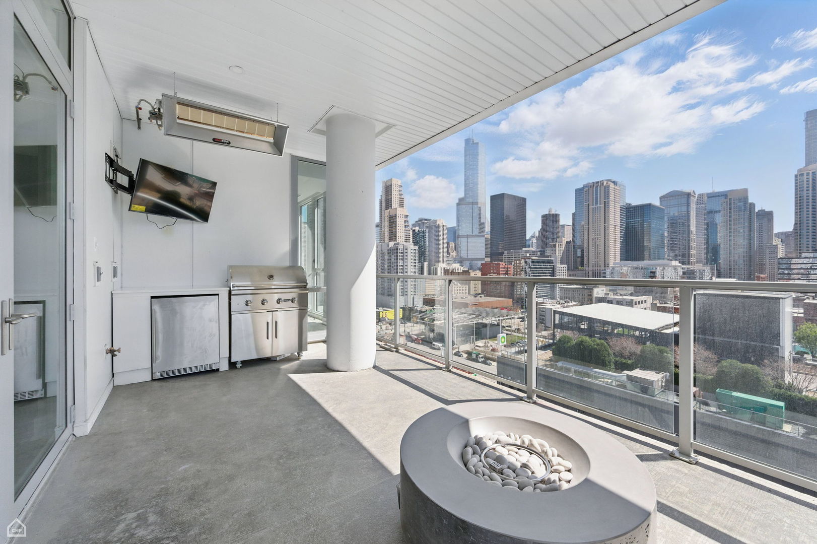 Chicago, Illinois 60654, United States, 3 Bedrooms Bedrooms, ,3 BathroomsBathrooms,Residential,Active,171450