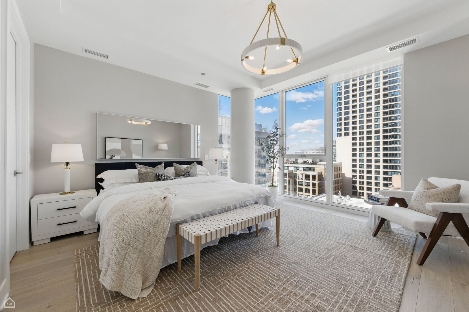 Chicago, Illinois 60654, United States, 3 Bedrooms Bedrooms, ,3 BathroomsBathrooms,Residential,Active,171450