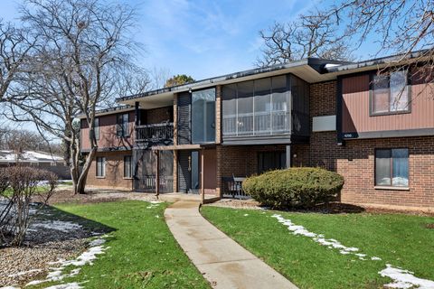 Photo of 4710 W Northfox Lane W #5, McHenry, IL 60050 (MLS # 12593305)