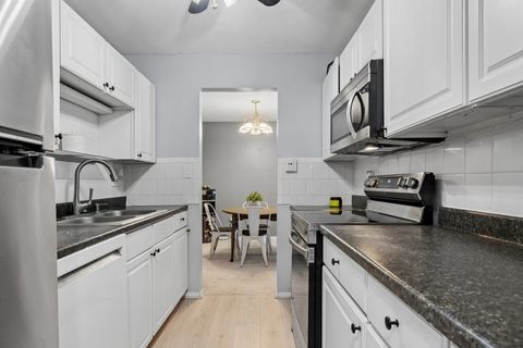 Tiny photo for 4710 W Northfox Lane W #5, McHenry, IL 60050 (MLS # 12593305)