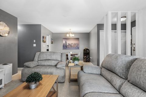 Tiny photo for 4710 W Northfox Lane W #5, McHenry, IL 60050 (MLS # 12593305)