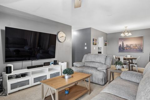 Tiny photo for 4710 W Northfox Lane W #5, McHenry, IL 60050 (MLS # 12593305)