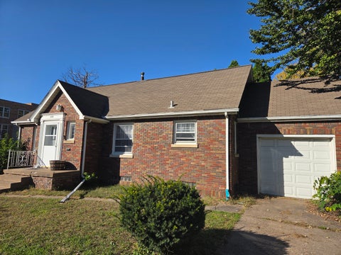 Tiny photo for 206 E Locust Street, Davenport, IA 52803 (MLS # 12706841)