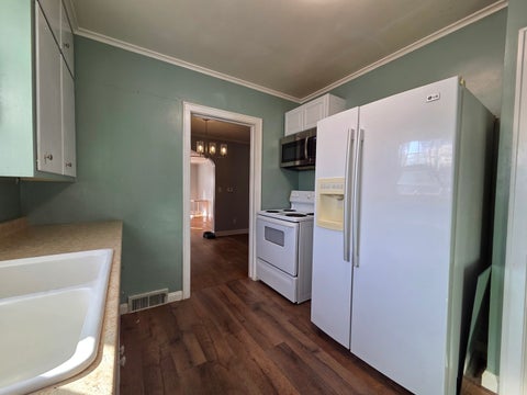 Tiny photo for 206 E Locust Street, Davenport, IA 52803 (MLS # 12706841)
