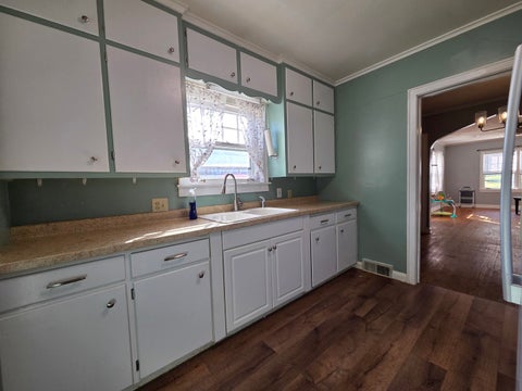 Tiny photo for 206 E Locust Street, Davenport, IA 52803 (MLS # 12706841)