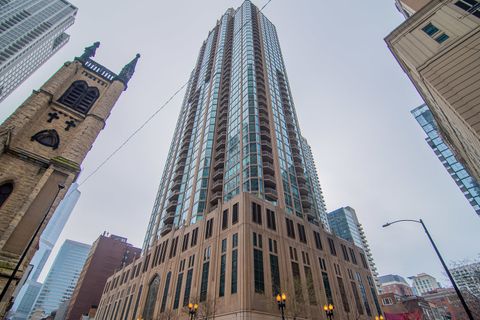 Photo of 21 E HURON Street #2705, Chicago, IL 60611 (MLS # 12633556)