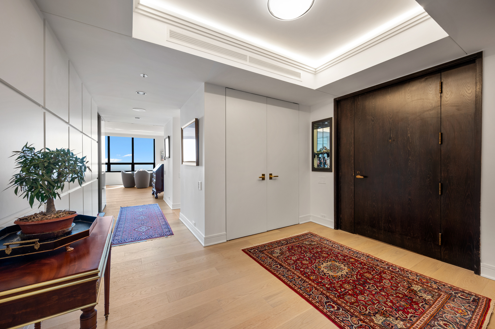 180 E PEARSON Street 6907