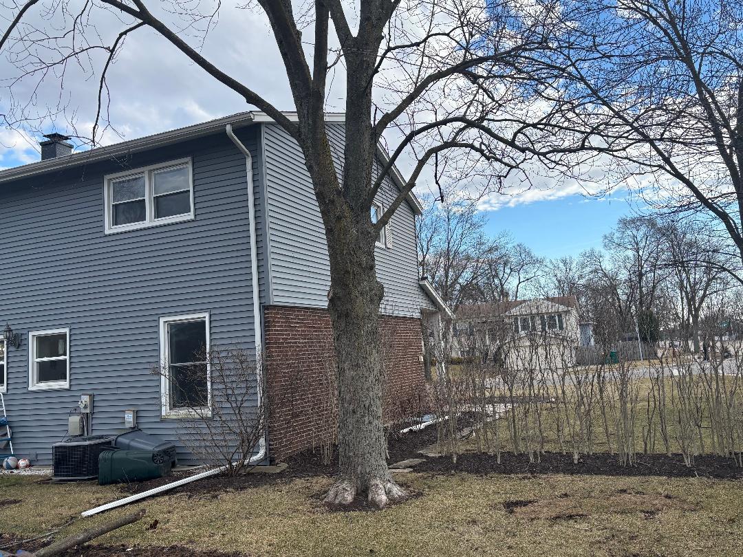 22 University Drive