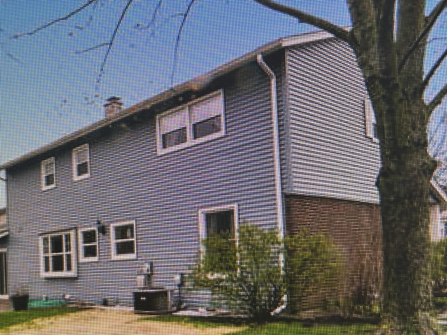 22 University Drive