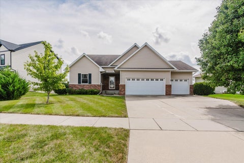 Photo of 615 Prairie Meadows Drive, Heyworth, IL 61745 (MLS # 12758852)