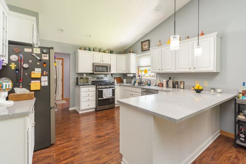 Tiny photo for 2738 Becker Drive, Peru, IL 61354 (MLS # 12690875)