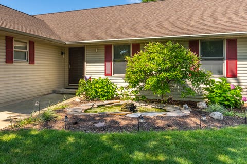 Tiny photo for 2738 Becker Drive, Peru, IL 61354 (MLS # 12690875)
