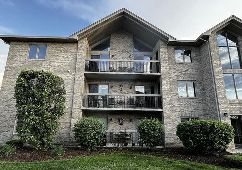 Photo of 14031 Norwich Lane #301, Orland Park, IL 60467 (MLS # 12502673)