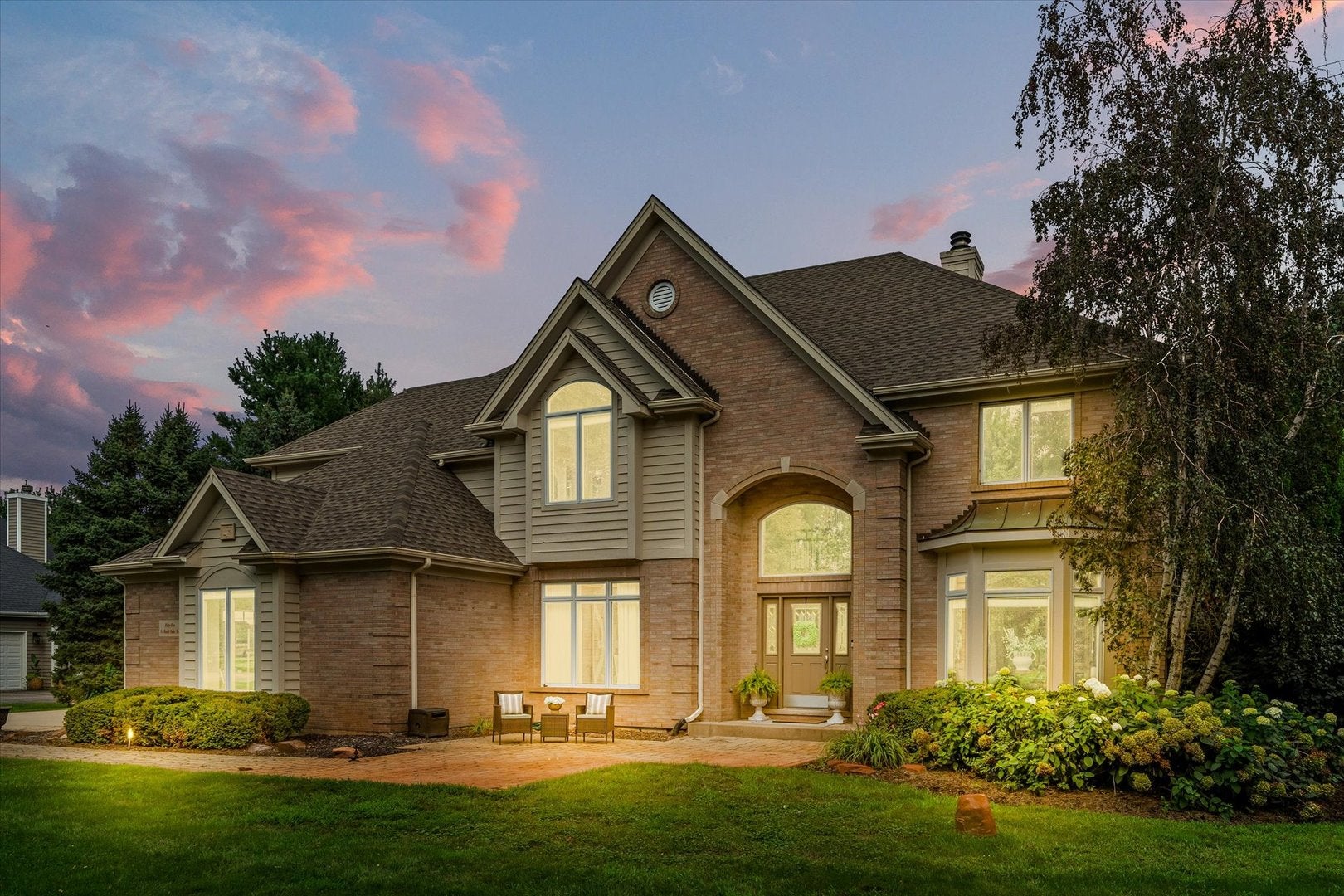 55 N Royal Oaks Drive