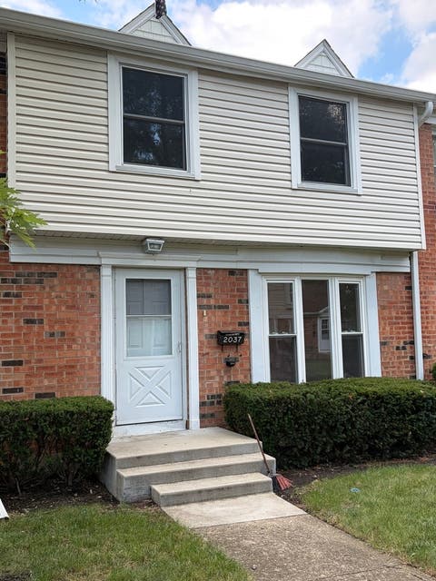 Photo of 2037 Duxbury Court, Streamwood, IL 60107 (MLS # 12637364)