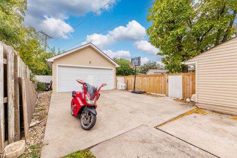 Tiny photo for 9909 Elm Circle Drive, Oak Lawn, IL 60453 (MLS # 12503406)