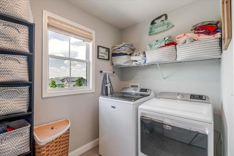 Tiny photo for 1304 Staghorne Way, Bloomington, IL 61705 (MLS # 12685714)