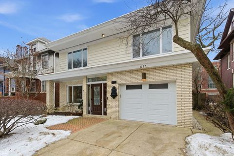 1127 W Albion Avenue Chicago IL 60626